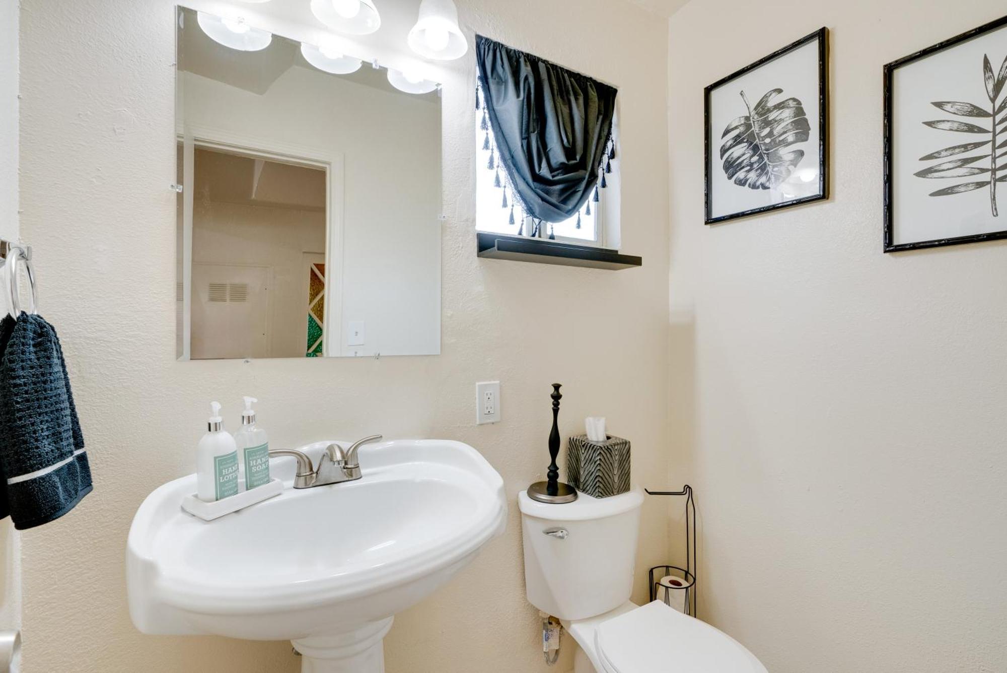 Breezy Fresno Home - Near Airport And Downtown Εξωτερικό φωτογραφία